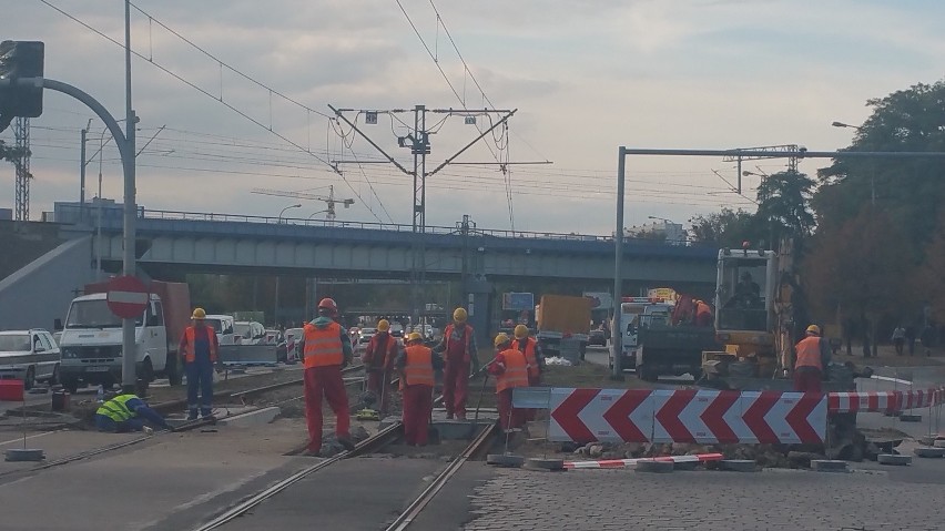 Zachód miasta bez tramwajów. Zamknięte torowisko na Legnickiej