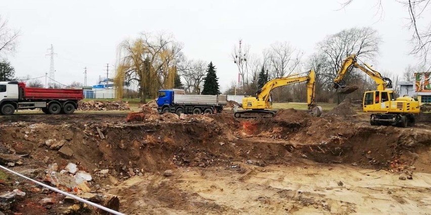 Basen w Kostrzynie nad Odrą powstaje przy ul. Fabrycznej....