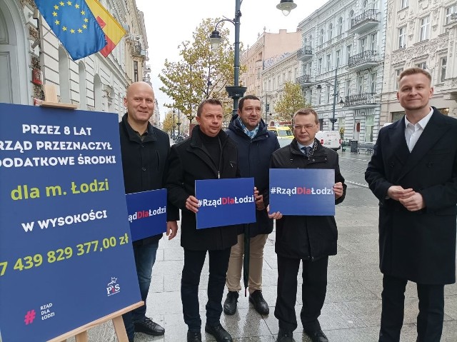 Wiceprzewodniczący rady miejskiej Krzysztof Stasiak, radny Kamil Jeziorski, radny Rafał Markwant oraz radny Tomasz Anielak oraz wicewojewoda łódzki Marcin Buchali.