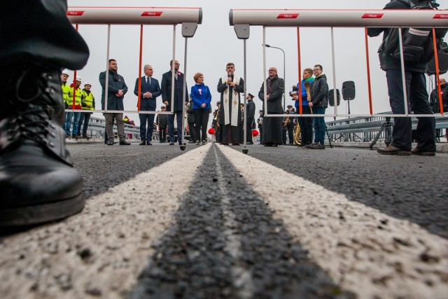 10.11.2018, Gdansk. Otwarcie mostu na Wyspę Sobieszewską