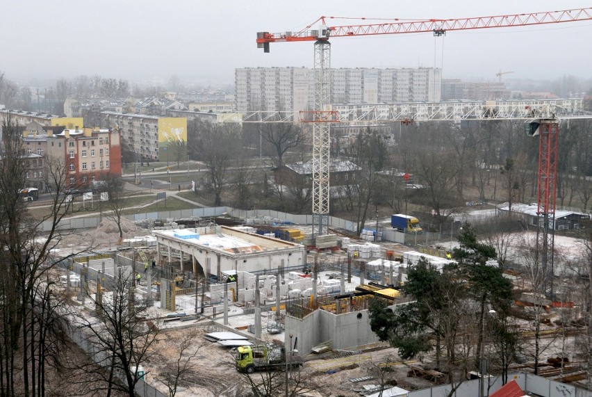 Jak informuje toruński magistrat, prace na budowie basenu...