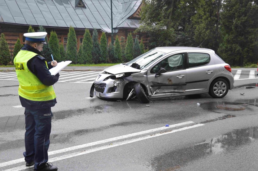 Zakopane.Wypadek na Powstańców Śląskich. Jednak osoba w szpitalu [ZDJĘCIA]