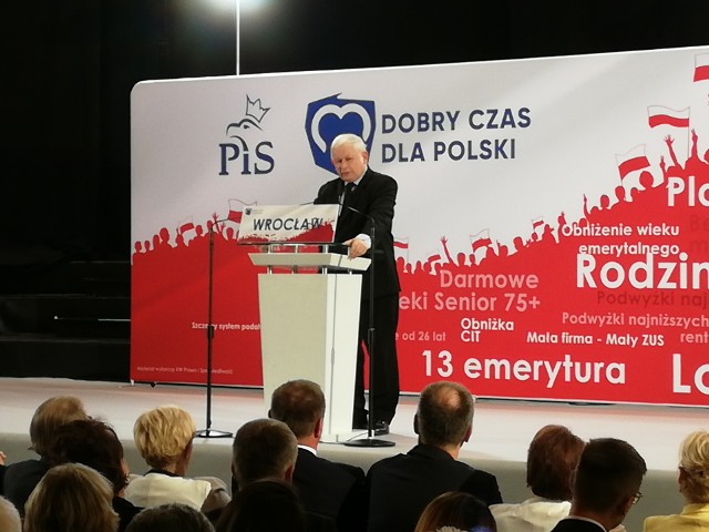 Niedzielną konwencję rządzącej partii zorganizowano w sali koncertowej Radia Wrocław. Nie miała takiego rozmachu jak ta sprzed tygodnia w Lublinie. Z liderów partii był tylko Jarosław Kaczyński.