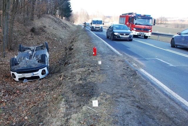 Na drodze krajowej nr 20 pomiędzy Tuchomiem a Kramarzynam doszło do wypadku.