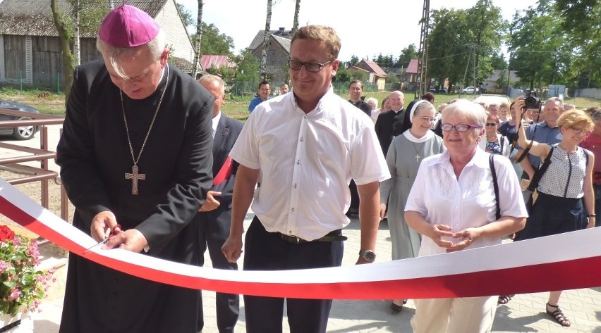 Biskup kielecki Jan Piotrowski otworzył w poniedziałek...