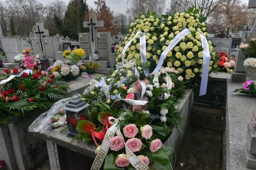 Uroczystości pogrzebowe Katarzyny J. na cmentarzu przy ulicy...