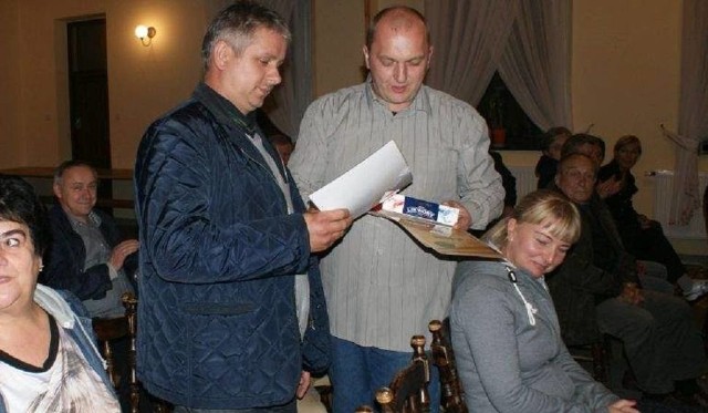 Janusz Smoleń (na zdjęciu w środku) nie będzie kandydował na sołtysa Łęga