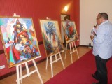 Ciechocinek. Otwarto wystawę prac malarskich romskiego artysty i muzealne zbiory, prezentujące los Romów (zdjęcia) 