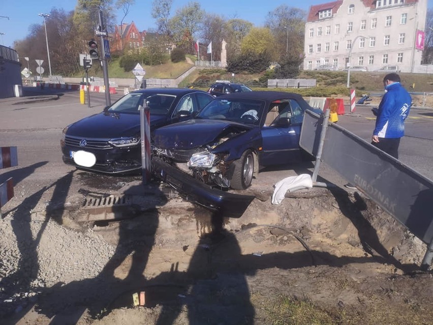 Kierowca passata został uznany winnym kolizji na placu...