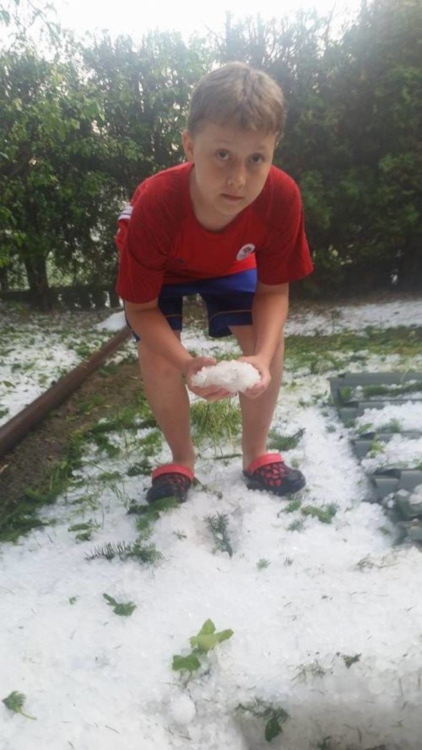 Burze nad woj. lubelskim. Potężne gradobicie w powiecie kraśnickim i lubelskim (ZDJĘCIA)