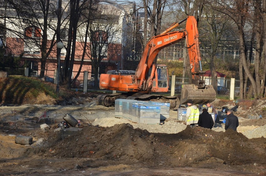 Wrocław: Budują tymczasowy dworzec PKS (ZDJĘCIA, MAPA)