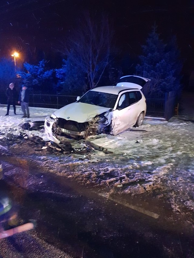 W niedzielę w Skaryszewie doszło do zderzenia dwóch samochodów osobowych marki BMW.