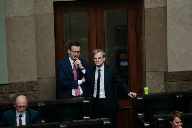 Na zdjęciu: premier Mateusz Morawiecki i wiceminister finansów Piotr Patkowski