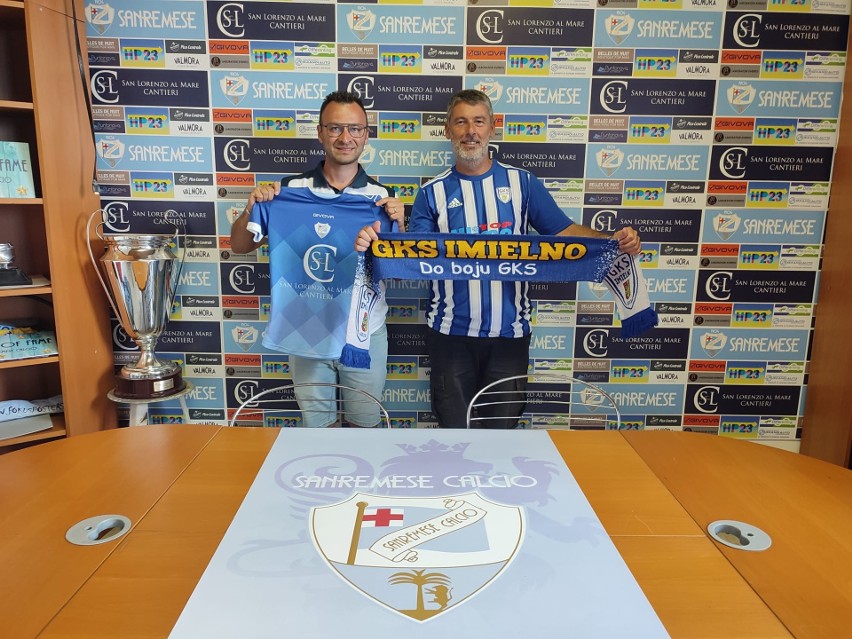 Włoch Emanuele Porri jest prezesem i piłkarzem GKS Imielno. Przebywa w San Remo, gdzie nawiązał współpracę z Sanremese Calcio