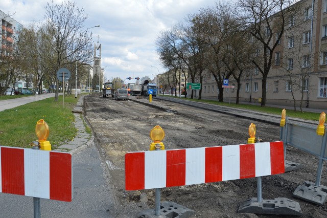 Przebudowa ulicy Popiełuszki w Stalowej Woli to pierwsza w tym roku inwestycja w powiecie stalowowolskim