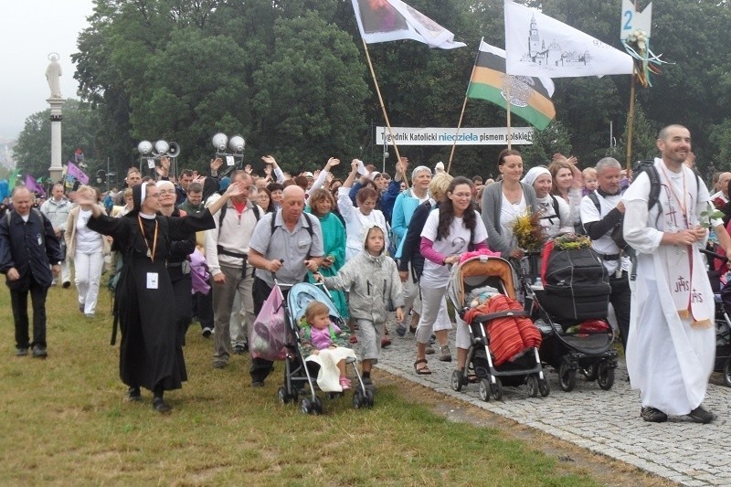 Wybierasz się 15 sierpnia do Częstochowy? Przeczytaj nasz [PORADNIK PIELGRZYMA]