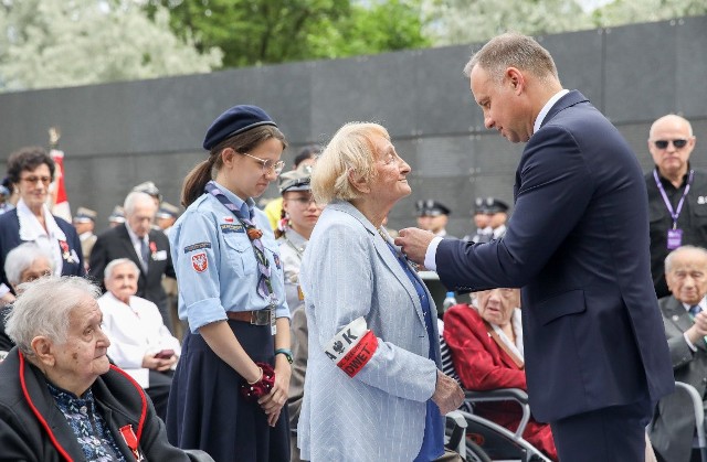 Prezydent Andrzej Duda: Chcę dziś podziękować powstańcom warszawskim za to, że są.