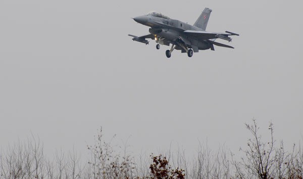 Awaryjne lądowanie F-16 w Łodzi!  (aktual.,zdjęcia, wideo)