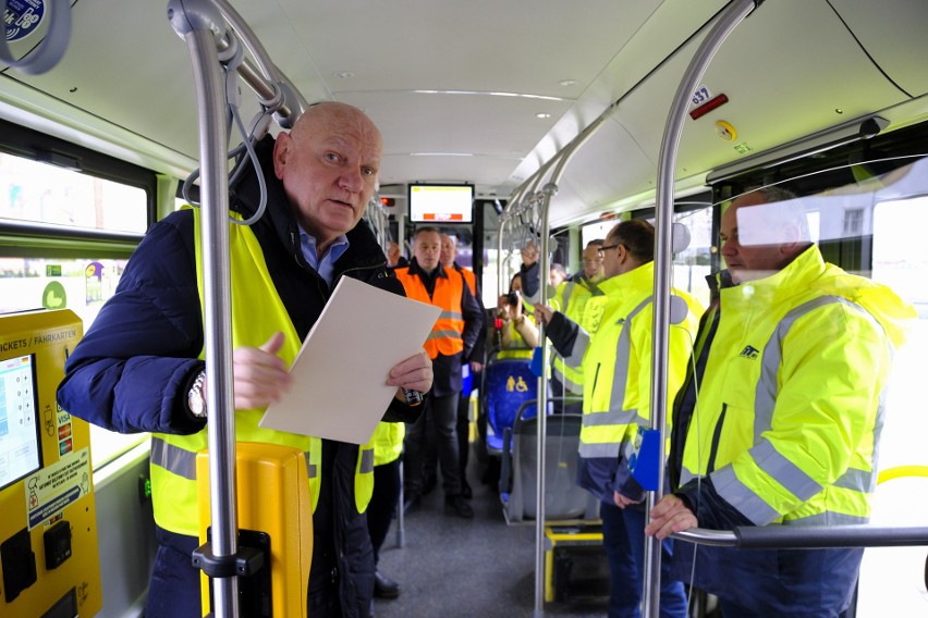 Stan prac na budowie linii tramwajowej między centrum...