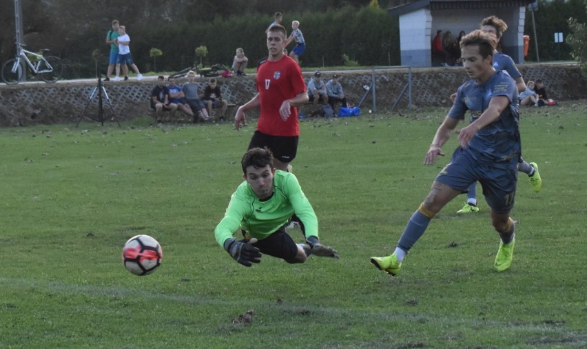 HALO Hyżne - Stal II Rzeszów 2:3 (1:3)...