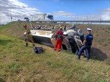 Śmiertelny wypadek pod Wrocławiem! Ciężarówka spadła z nasypu. Kierowca zginął na miejscu (ZDJĘCIA)