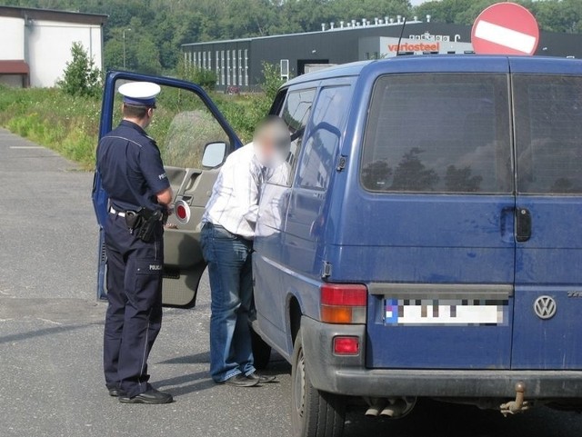 Policyjna akcja Bus. Podczas działań skontrolowano kilkadziesiąt samochodów. 