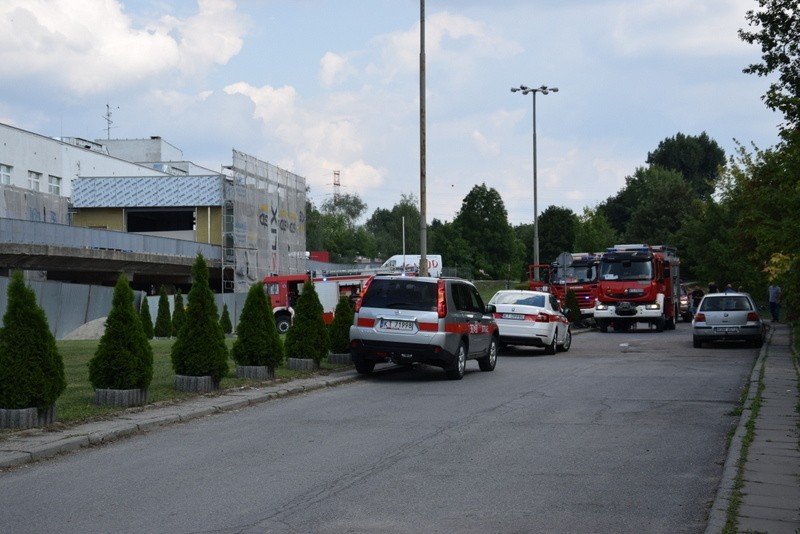 Pożar w szpitalu św. Łukasza w Tarnowie. Trzeba było włączyć zasilanie awaryjne [ZDJĘCIA]