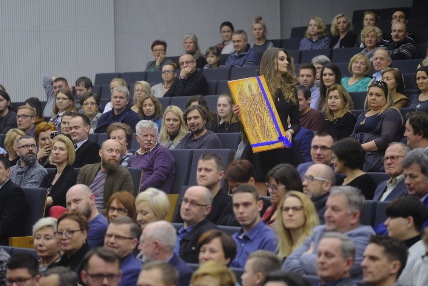 XVI Uniwersytecki Koncert Charytatywny „Jesteśmy razem”. Wielka aukcja dla ofiar nawałnic [ZDJĘCIA]