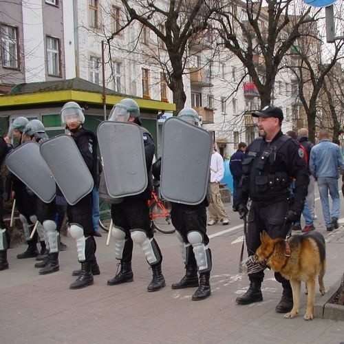 Słupska policja podczas zabezpieczania jednego z meczów Gryfa 95 Słupsk.