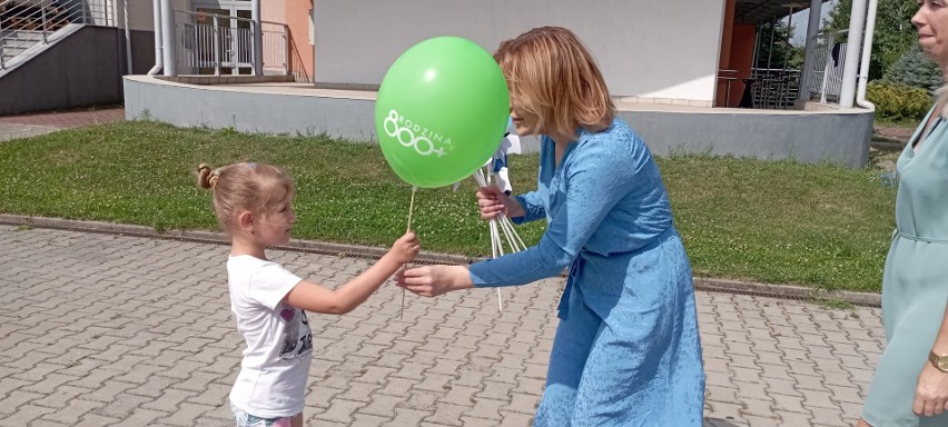 Wiceminister sportu i turystyki Anna Krupka odwiedziła Jędrzejów na festynie Rodzina 800+. Zobaczcie zdjęcia