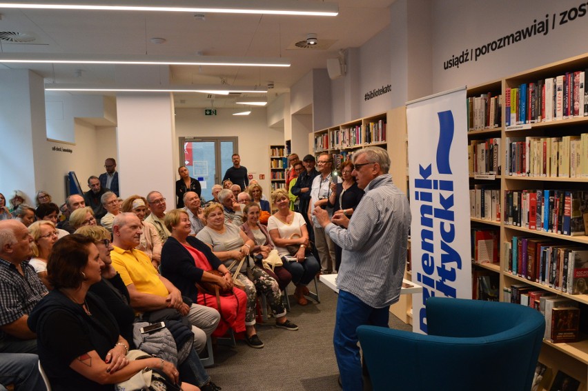 Spotkanie z Arkadiuszem Brzęczkiem, autorem "nowych Sekretów gdyńskich kamienic" w Bibliotece Śródmieście w Gdyni [zdjęcia]