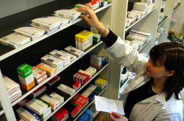 Trochę więcej zarabiali farmaceuci zatrudnieni w sektorze...