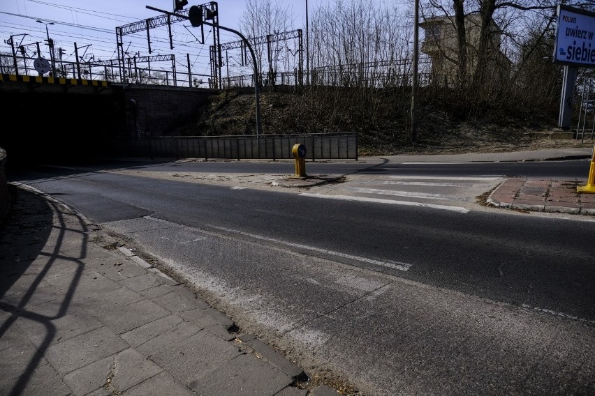 Braki w malowaniu znaków poziomych na Łąkowej, Poznańskiej,...