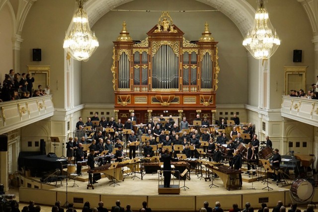 104 perkusistów zagrało symfonię dedykowaną prof. Marianowi Rapczewskiemu