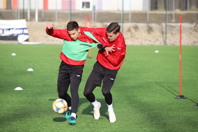 Fin Martin Kuittunen ma widzewski charakter do walki. Toczył na treningu zacięte boje z Łukaszem Turzynieckim