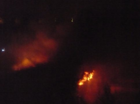 W Janikowie niemal doszczętnie spłonęła fabryka mebli. Straty oszacowano na blisko 4 mln zł [zdjęcia od Czytelnika]