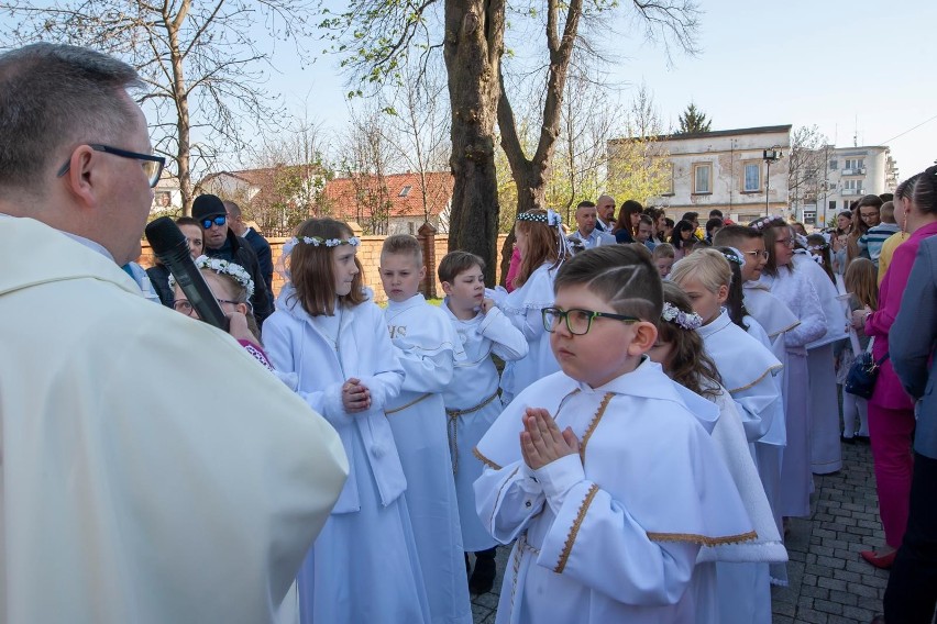 Pierwsza komunia w parafii Świętego Jana w bydgoskim...