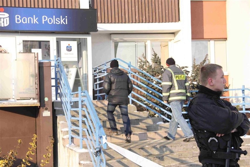 Policja szuka mężczyzny, który napadł na bank PKO BP na...