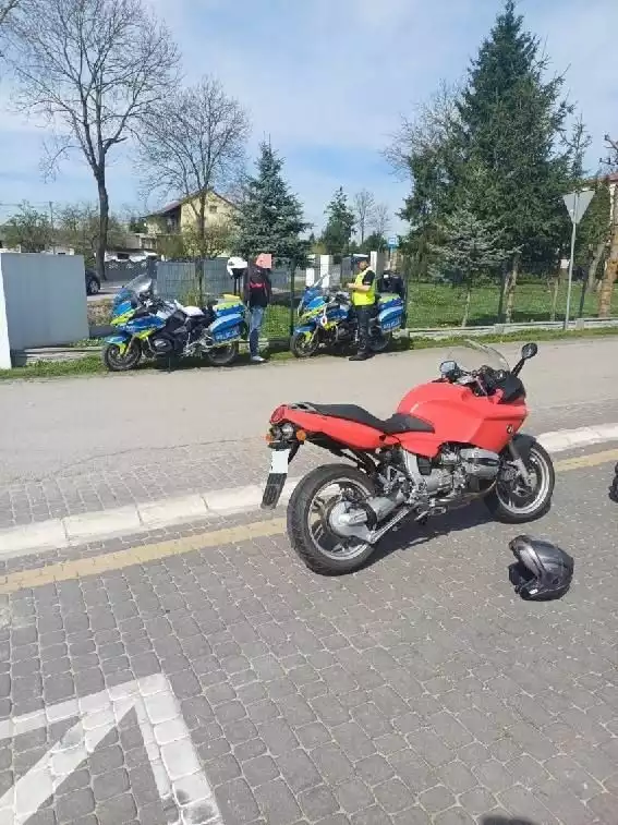 Podczas niedzielnej kontroli motocyklisty w Woli Tesserowej