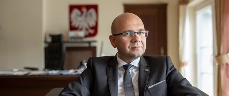 Zaszyty gazik po porodzie to wina szpitala w Inowrocławiu - orzekł Rzecznik Praw Pacjenta. Zaleca wypłatę odszkodowania