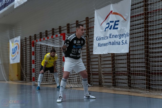 ASG Stanley Futsal Team Brzeg odniósł w Rzeszowie czwarte zwycięstwo w sezonie.