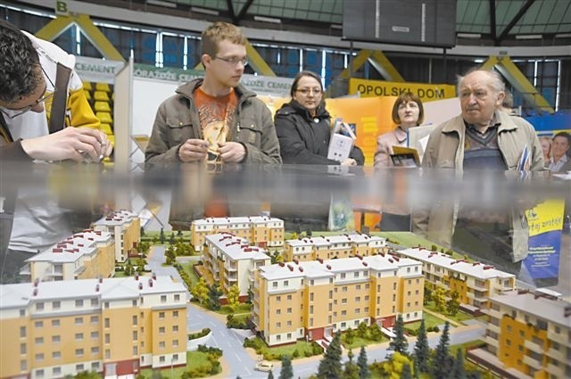 Chętni na mieszkania będą mogli się zapoznać z ofertą firm deweloperskich, którzy budują w Opolu. (fot. archiwum)