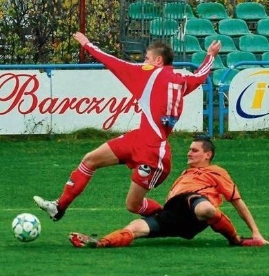 W Wolbromiu grało się ciężko, ale zespoły pokazały się z niezłej strony Fot. Andrzej Wiśniewski