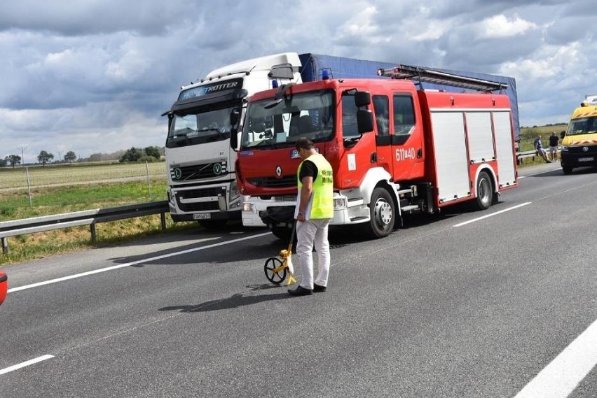 Autostrada A2: Wypadek. Karambol - jest kilka osób...