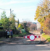 Mieli asfalt, teraz są kamienie. Mają dość rozkopanych ulic.