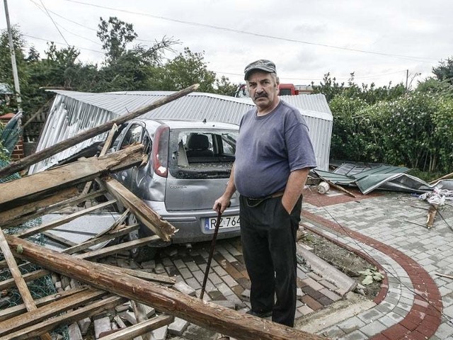 &#8211; Zrobiło się biało i nic nie było widać, pierwszy raz w życiu widziałem coś takiego &#8211; opowiada Jan Kołodziej z Malawy &#8211; Najbardziej szkoda mi samochodu, mam niesprawną nogę, a on miał automatyczna skrzynię biegów. No trudno.