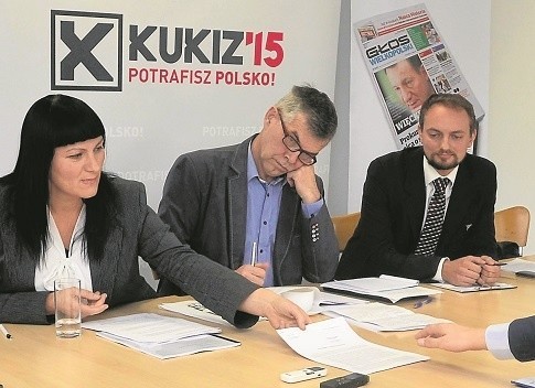 Michał Adamczak (z prawej) jest „dwójką” Kukiz’15. Pozostali...