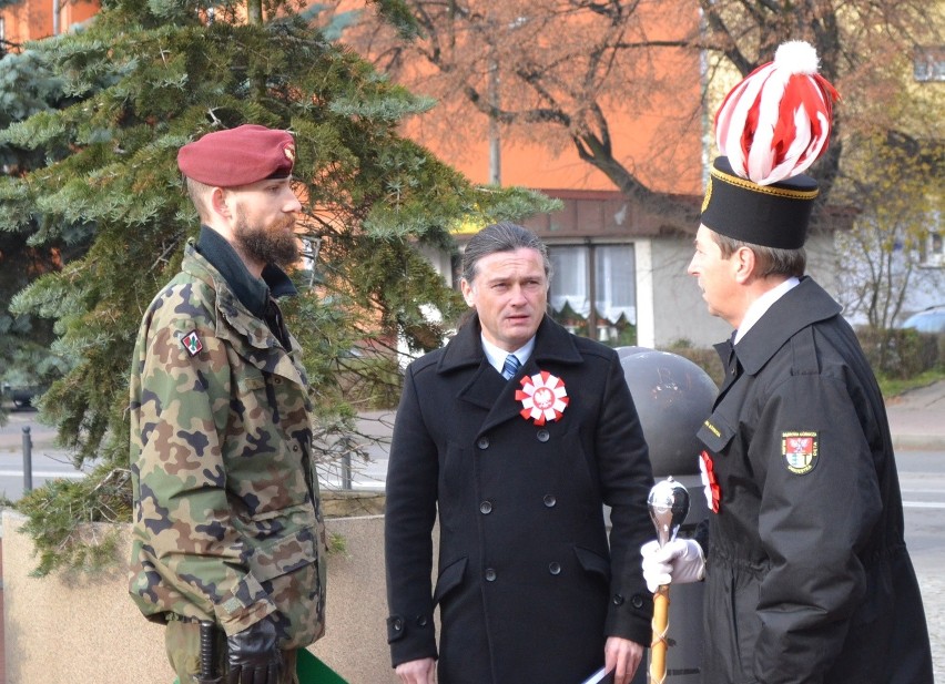 Uroczystości z okazji 11 Listopada w Dąbrowie...