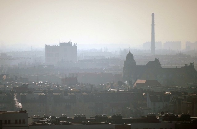 Kontroli podlegały między innymi budynki mieszkalne, w których według informacji zawartych w bazie Centralnej Ewidencji Emisyjności Budynków wykorzystywano zakazane kotły bezklasowe