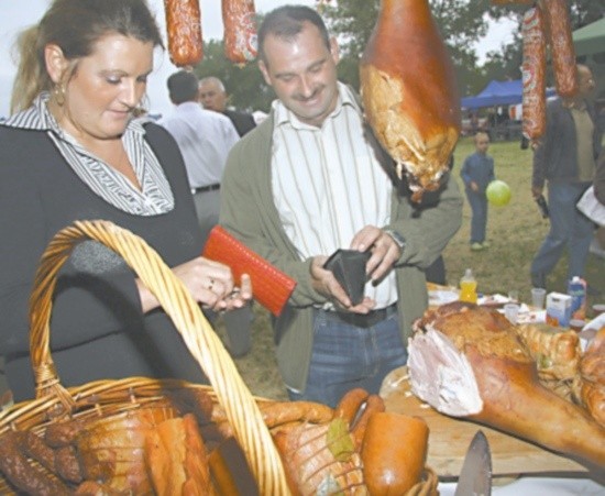 Stoiska w Krzyżowicach to gratka dla smakoszy.